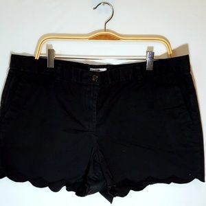 Gap Khaki Black Scalloped Shorts